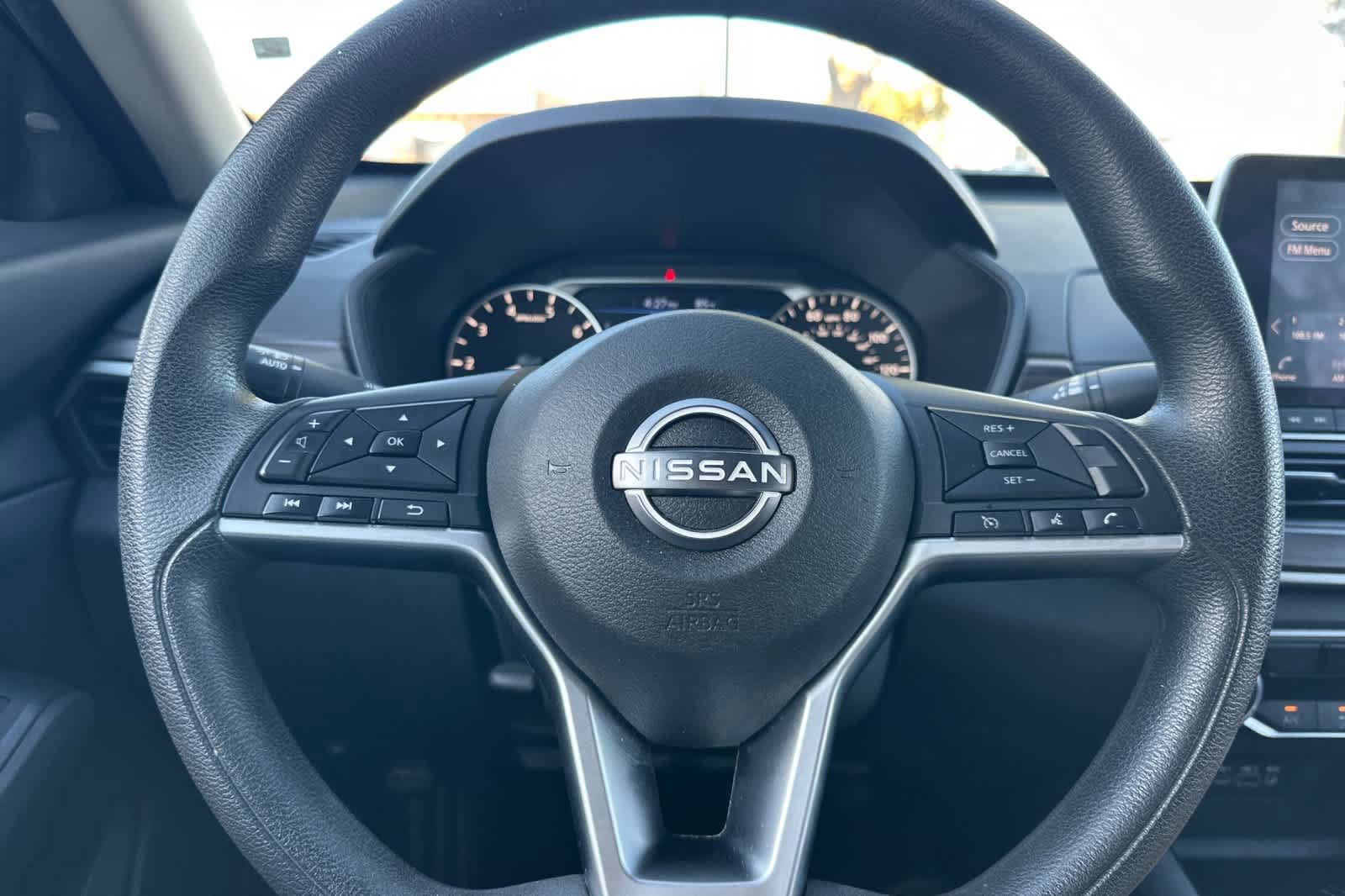 Used 2024 Nissan Altima 2.5 SV FWD image 23