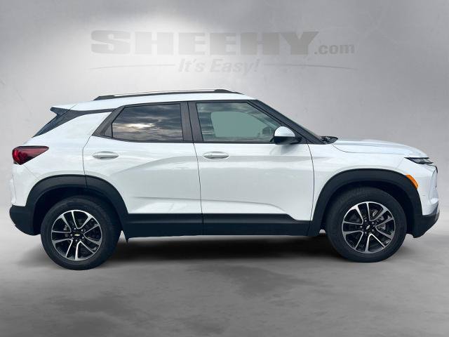Used 2024 Chevrolet TrailBlazer LT w/ LT Cold Weather Package FWD image 10
