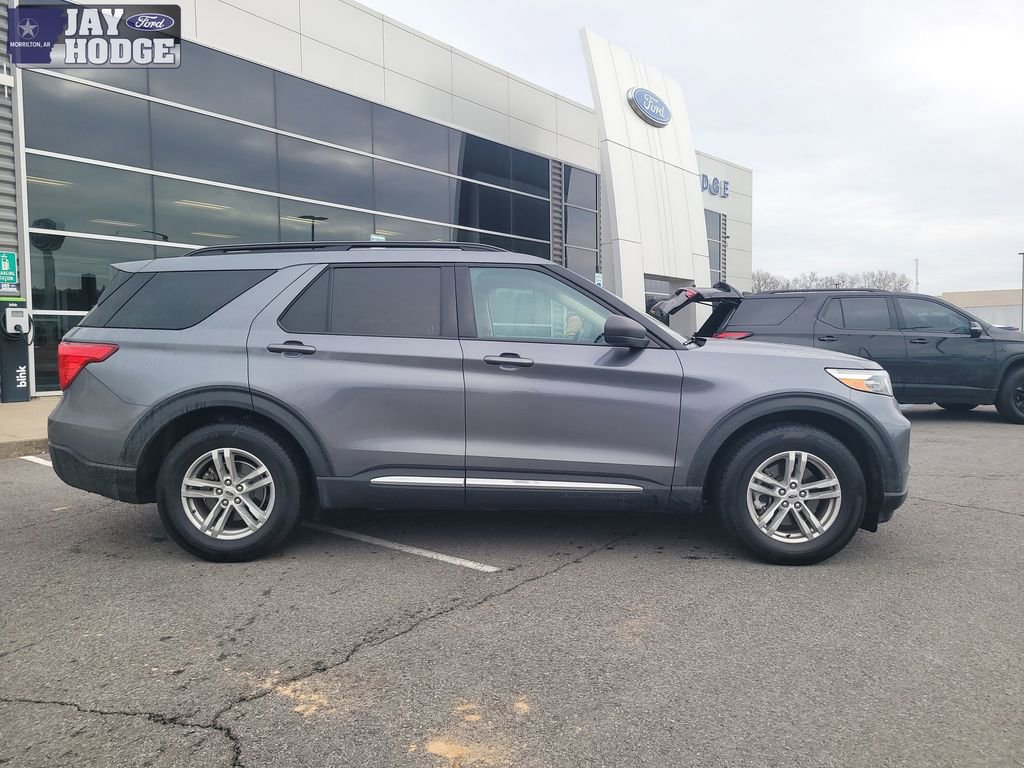 Certified 2022 Ford Explorer XLT image 2