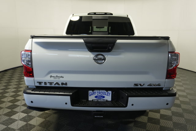 Used 2021 Nissan Titan SV w/ SV Convenience Package AWD/4WD image 4