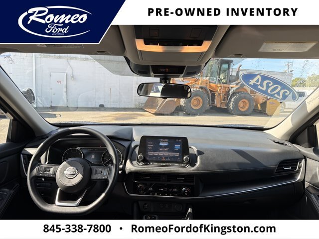 Used 2024 Nissan Rogue SV AWD/4WD image 12