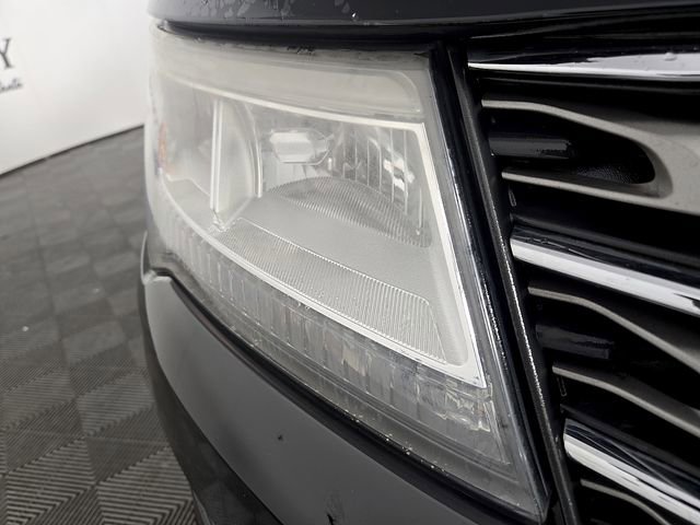 Certified 2017 Ford Explorer XLT w/ Equipment Group 202A FWD image 8