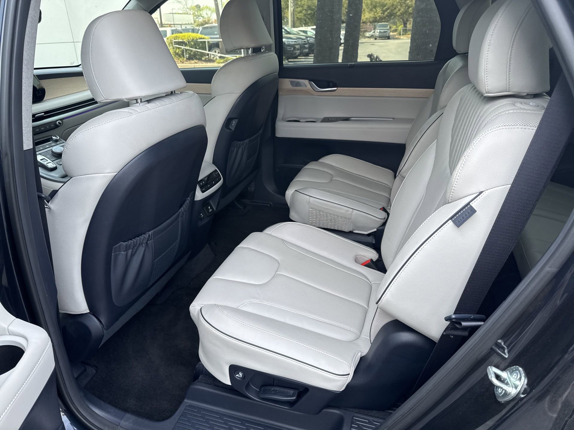 Used 2024 Hyundai Palisade Limited image 11