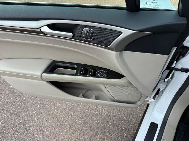 Certified 2017 Ford Fusion SE FWD image 24
