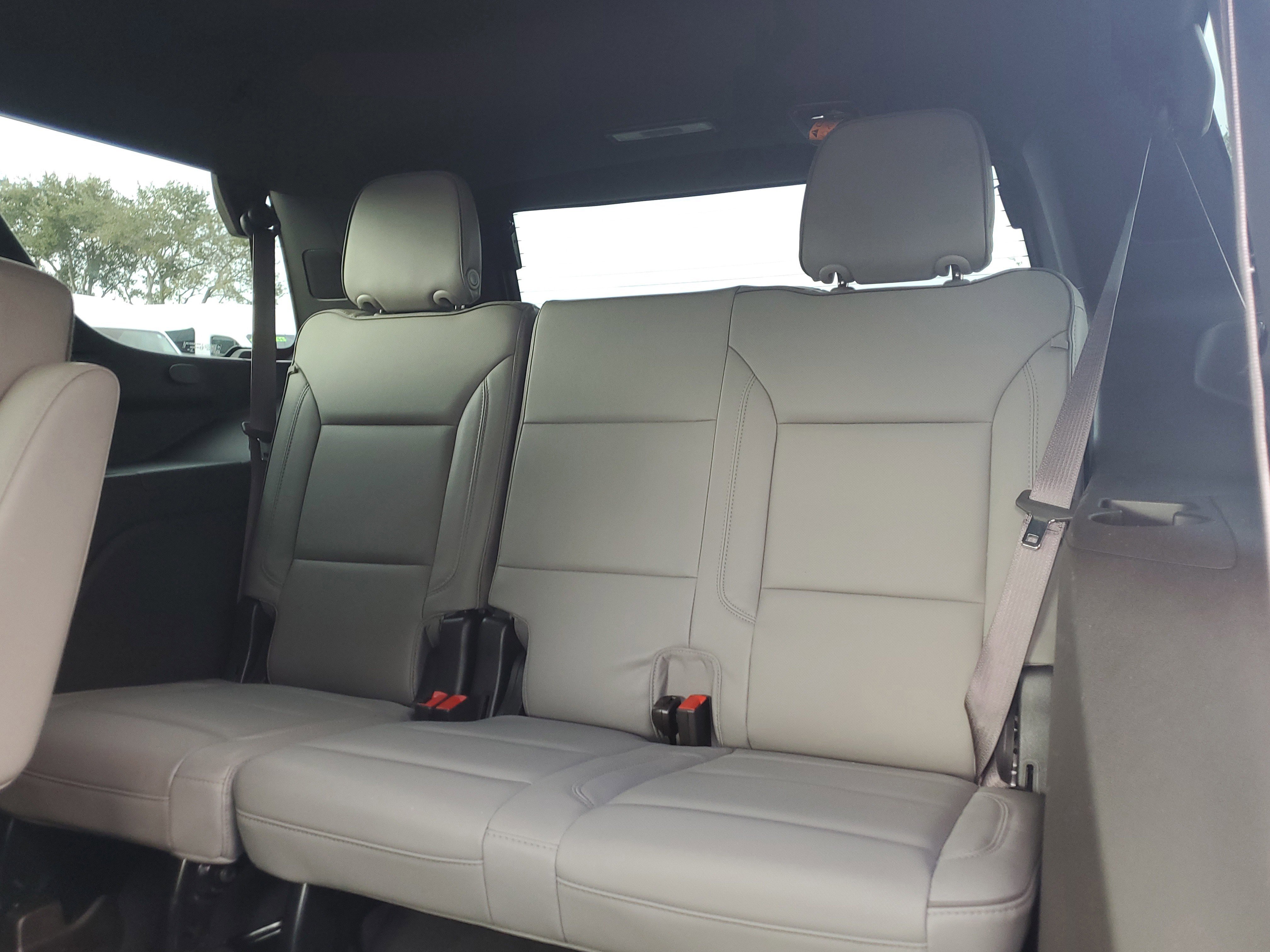 Used 2023 GMC Yukon SLT w/ SLT Luxury Package image 12