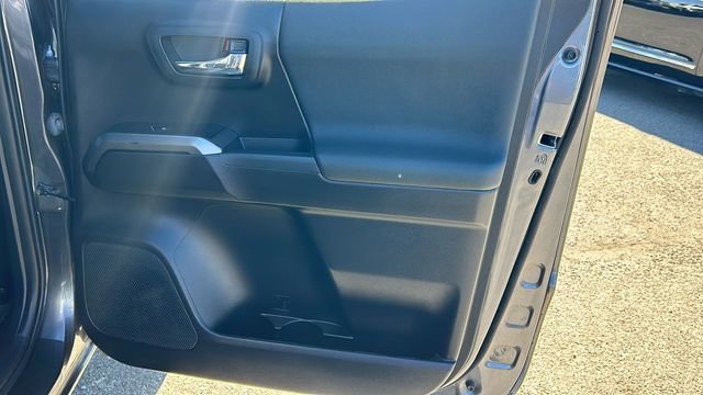 Used 2021 Toyota Tacoma TRD Sport image 12