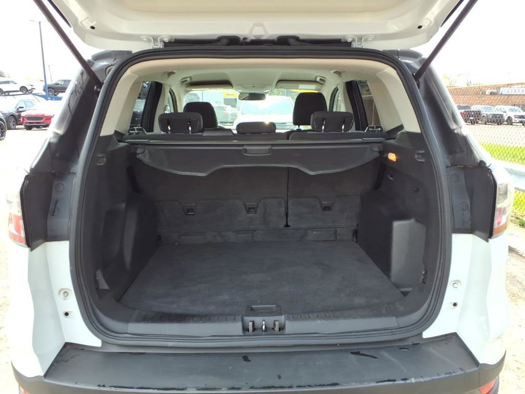 Certified 2017 Ford Escape SE FWD image 10