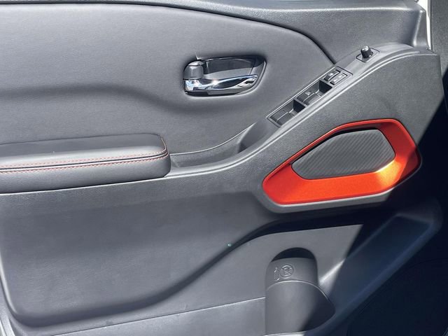 Used 2025 Nissan Frontier PRO-4X w/ Black Accent Package image 12