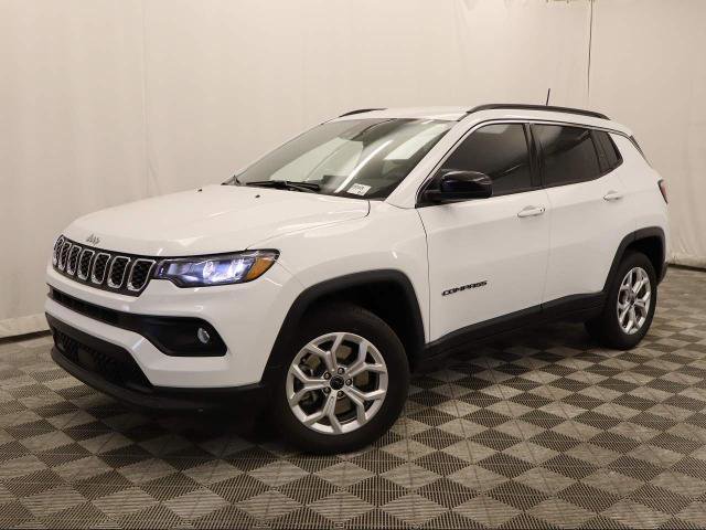 Used 2025 Jeep Compass Latitude image 34