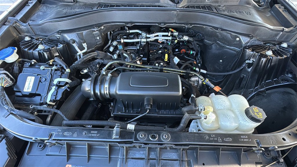 Certified 2021 Ford Explorer XLT w/ Equipment Group 202A image 25