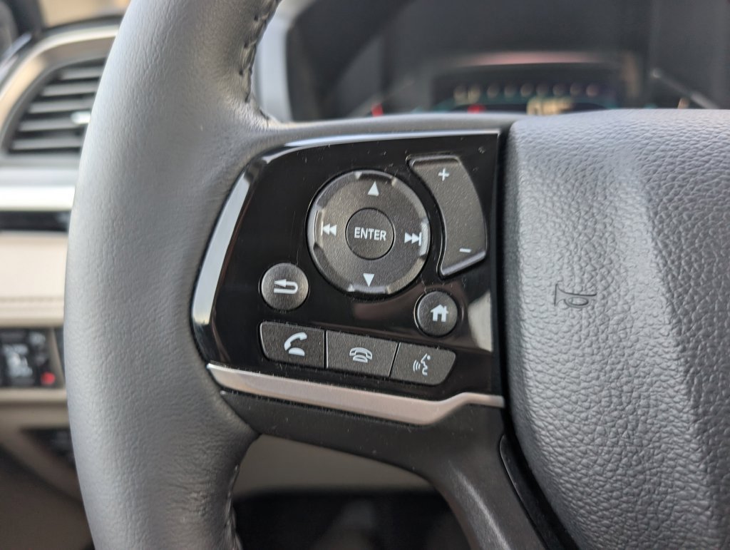 Used 2023 Honda Odyssey Touring image 17