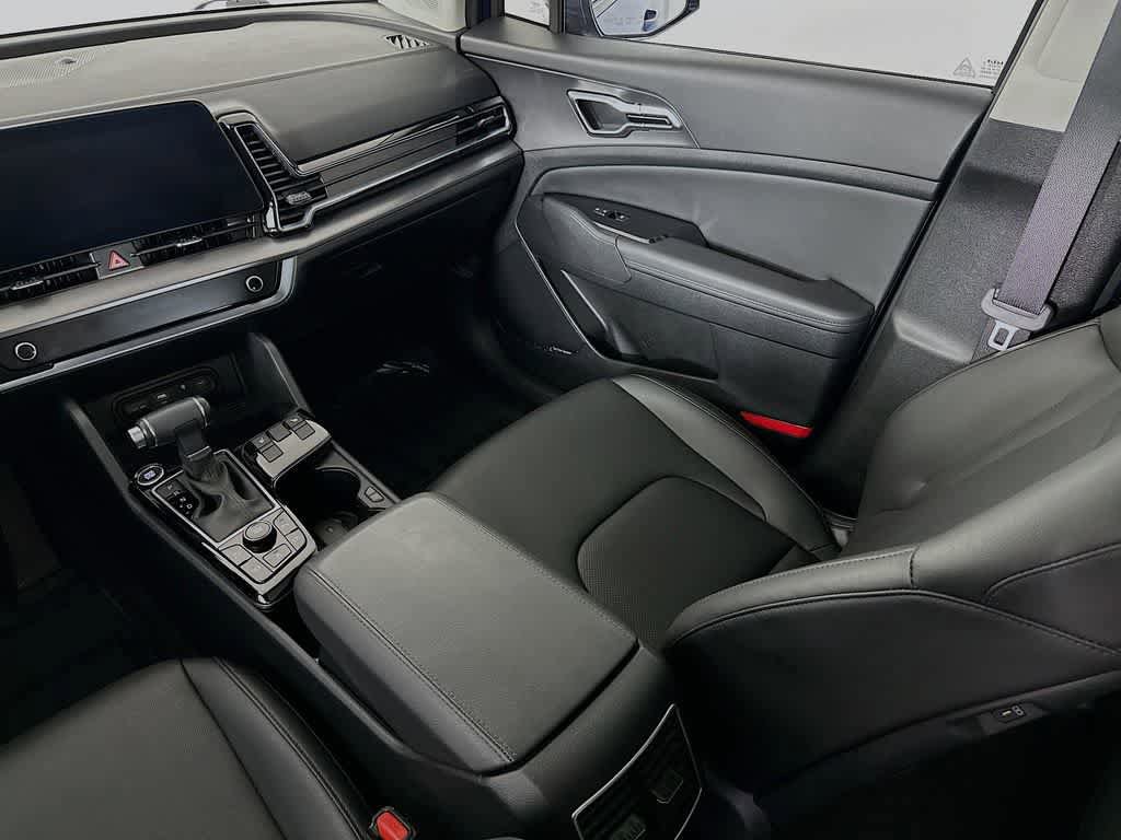 Used 2025 Kia Sportage SX FWD image 11
