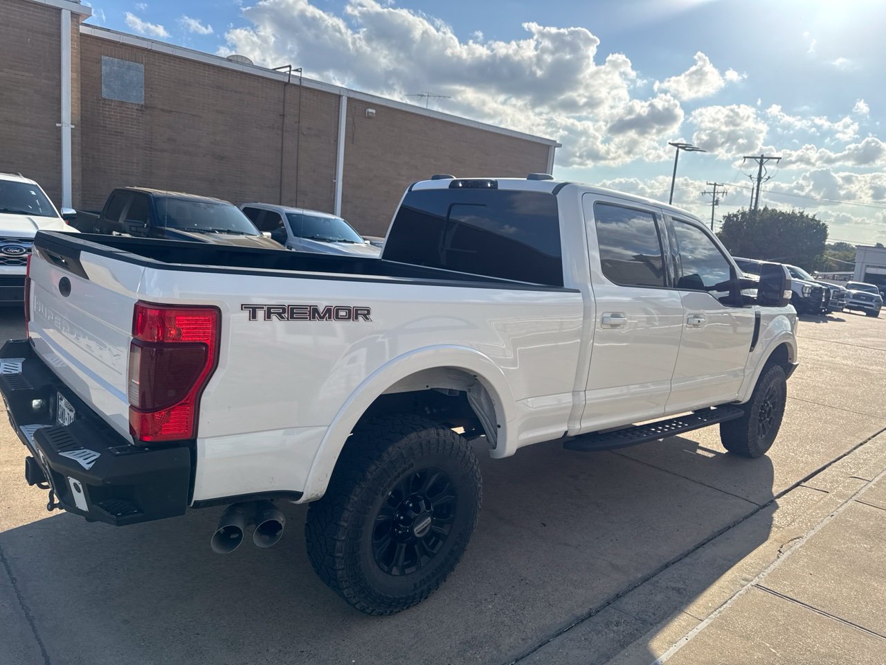 Certified 2020 Ford F250 Lariat w/ Tremor Off-Road Package AWD/4WD image 4
