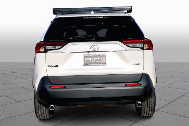 Used 2021 Toyota RAV4 XLE Premium image 3