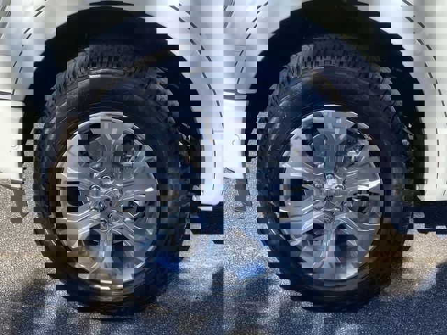 Certified 2022 Ford F150 Platinum w/ Equipment Group 701A High image 10