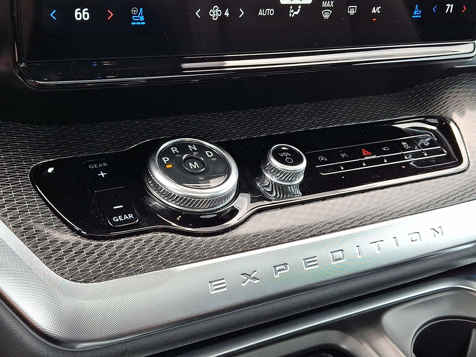 Certified 2025 Ford Expedition Max Platinum w/ Stealth Performance Package AWD/4WD image 19