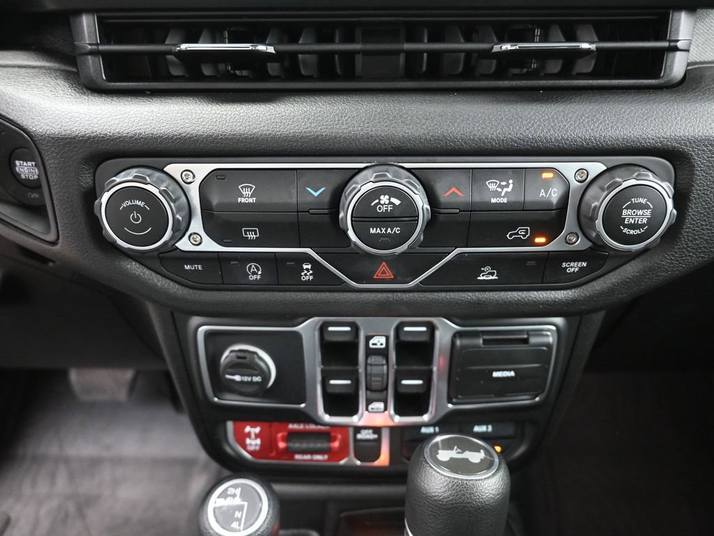 Used 2025 Jeep Wrangler Unlimited Sport AWD/4WD image 30