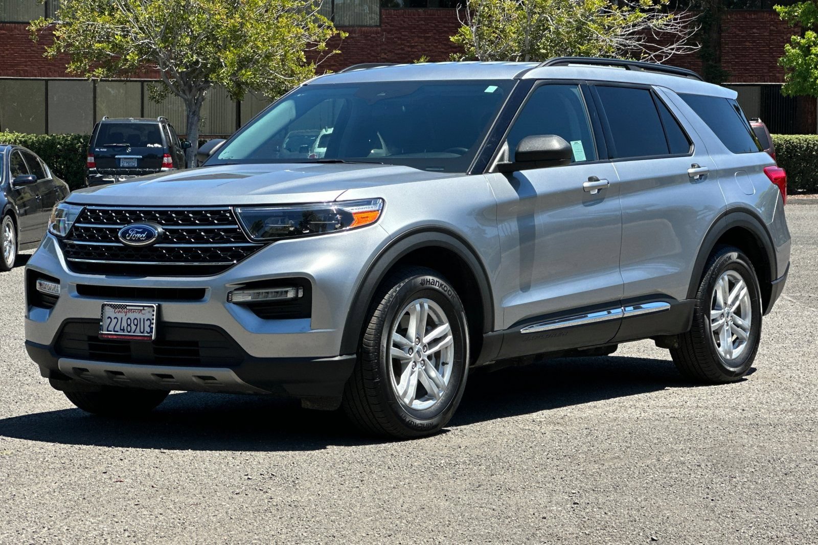 Certified 2023 Ford Explorer XLT w/ Equipment Group 202A AWD/4WD image 8