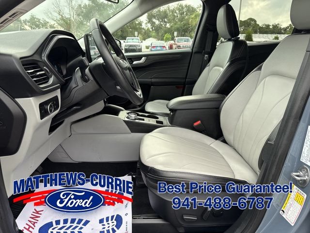 Certified 2025 Ford Escape Platinum w/ Premium Technology Package AWD/4WD image 9
