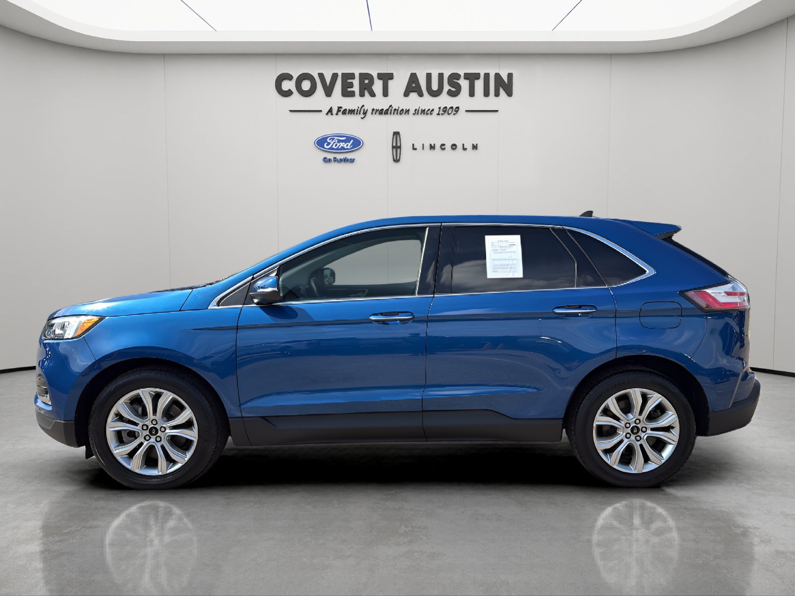 Certified 2024 Ford Edge Titanium AWD/4WD image 2