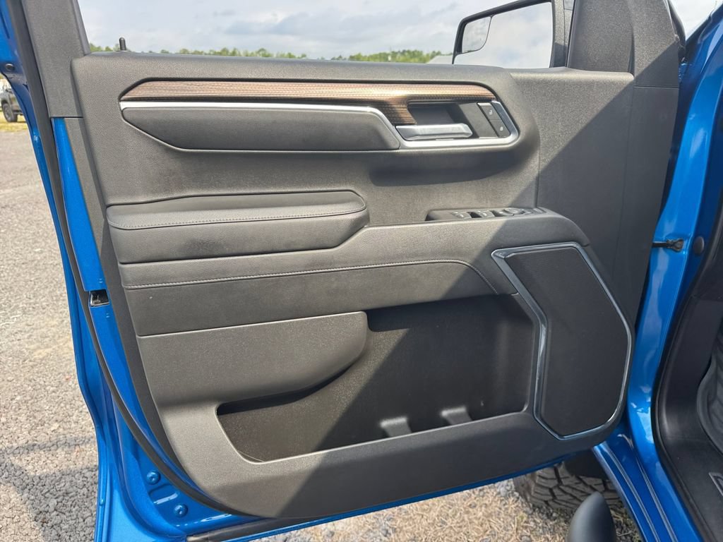 Used 2022 Chevrolet Silverado 1500 RST AWD/4WD image 29