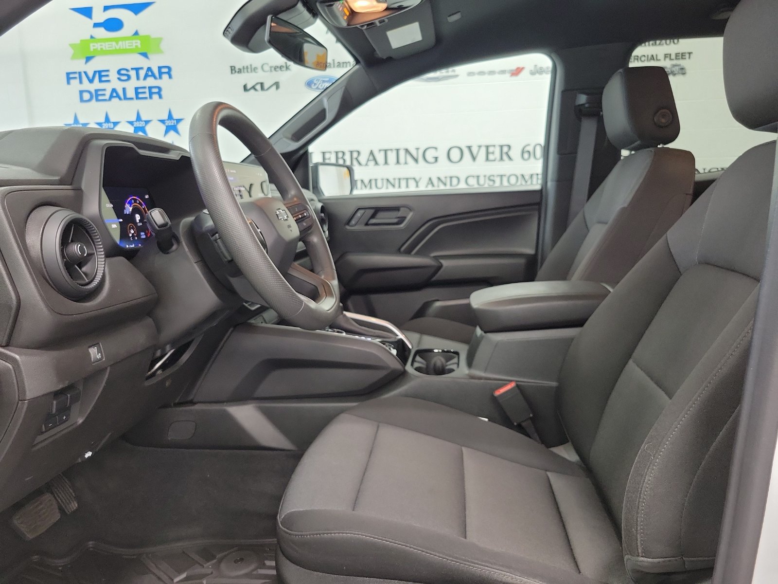 Used 2025 Chevrolet Colorado Trail Boss AWD/4WD image 8