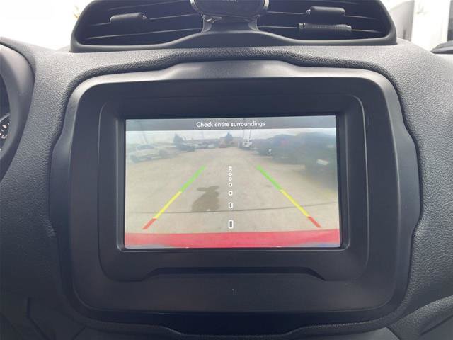 Used 2018 Jeep Renegade Altitude FWD image 23