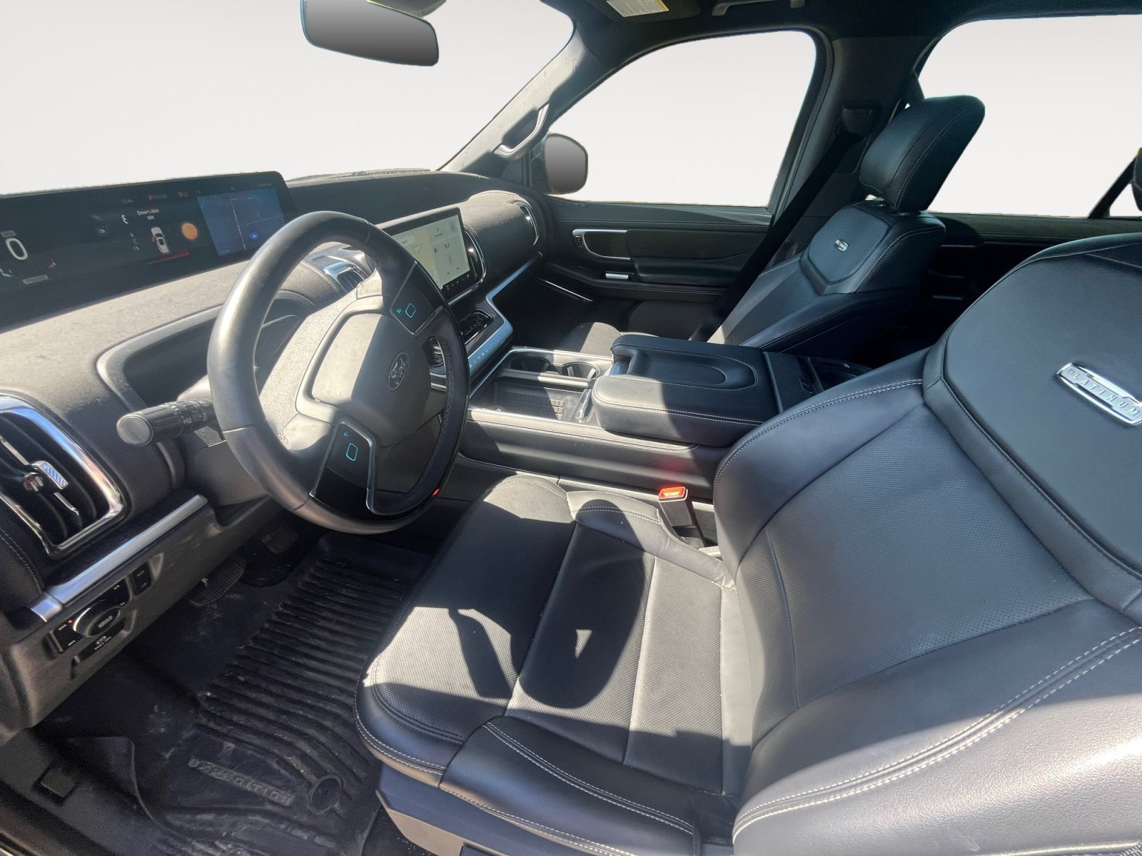 Certified 2025 Ford Expedition Platinum w/ Stealth Performance Package AWD/4WD image 9