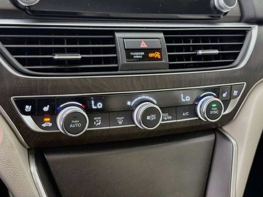 Used 2018 Honda Accord Touring image 19