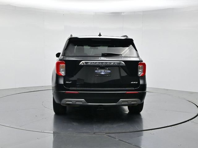 Certified 2021 Ford Explorer XLT w/ Equipment Group 202A AWD/4WD image 8