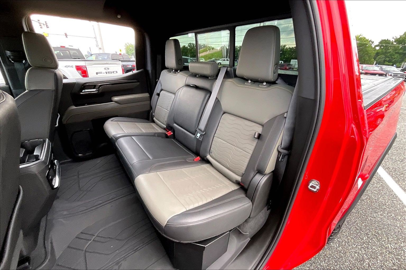 Used 2022 Chevrolet Silverado 1500 ZR2 w/ Technology Package AWD/4WD image 25