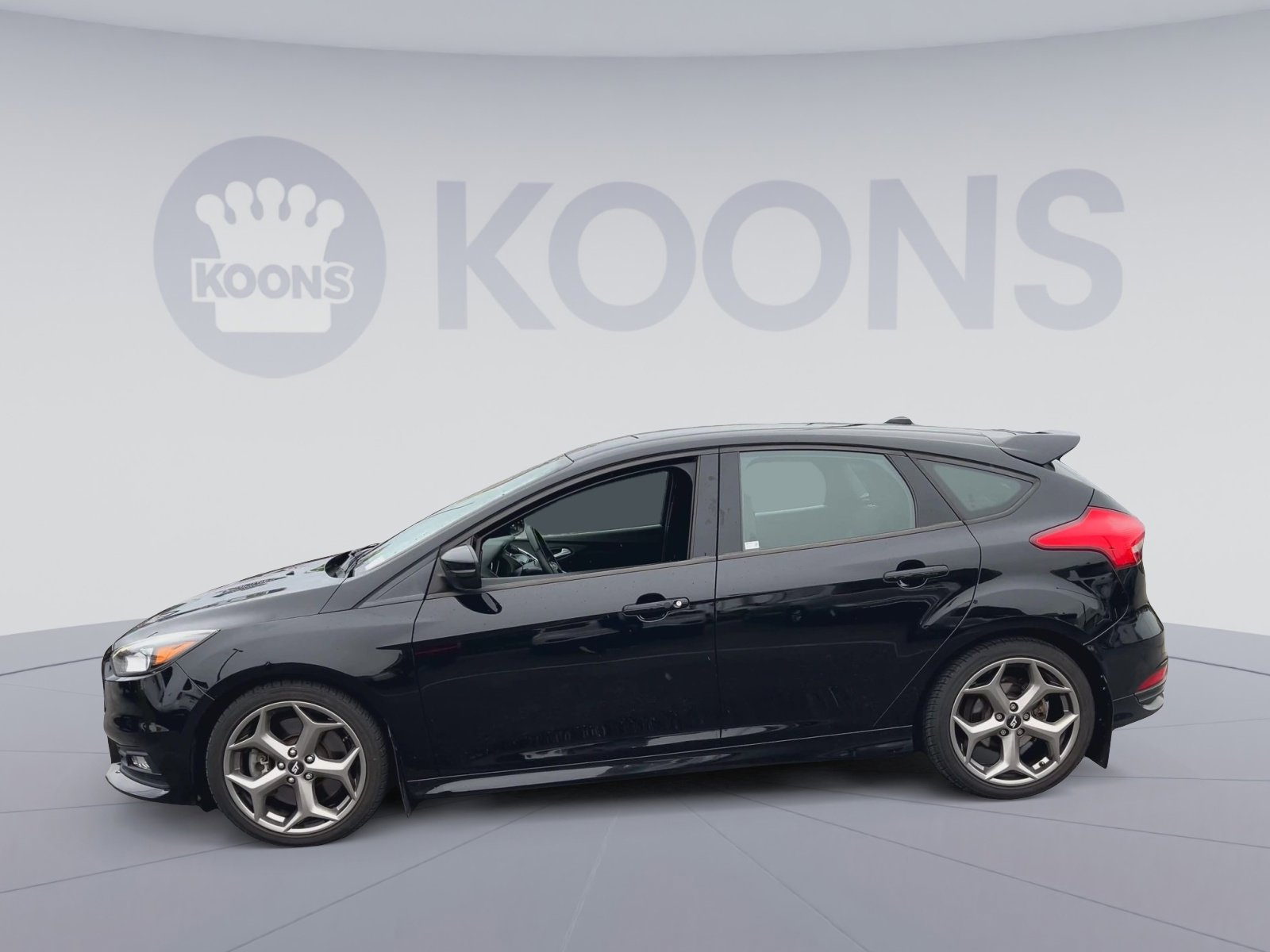 Certified 2018 Ford Focus ST FWD image 7