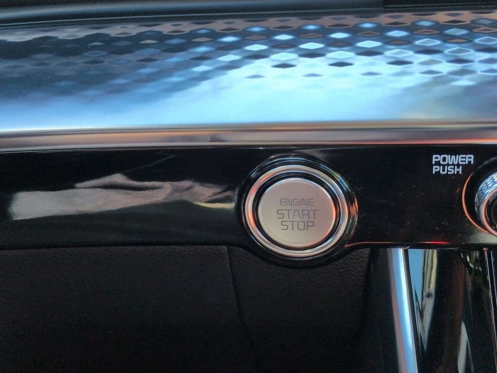Used 2024 Kia Carnival SX Prestige FWD image 16
