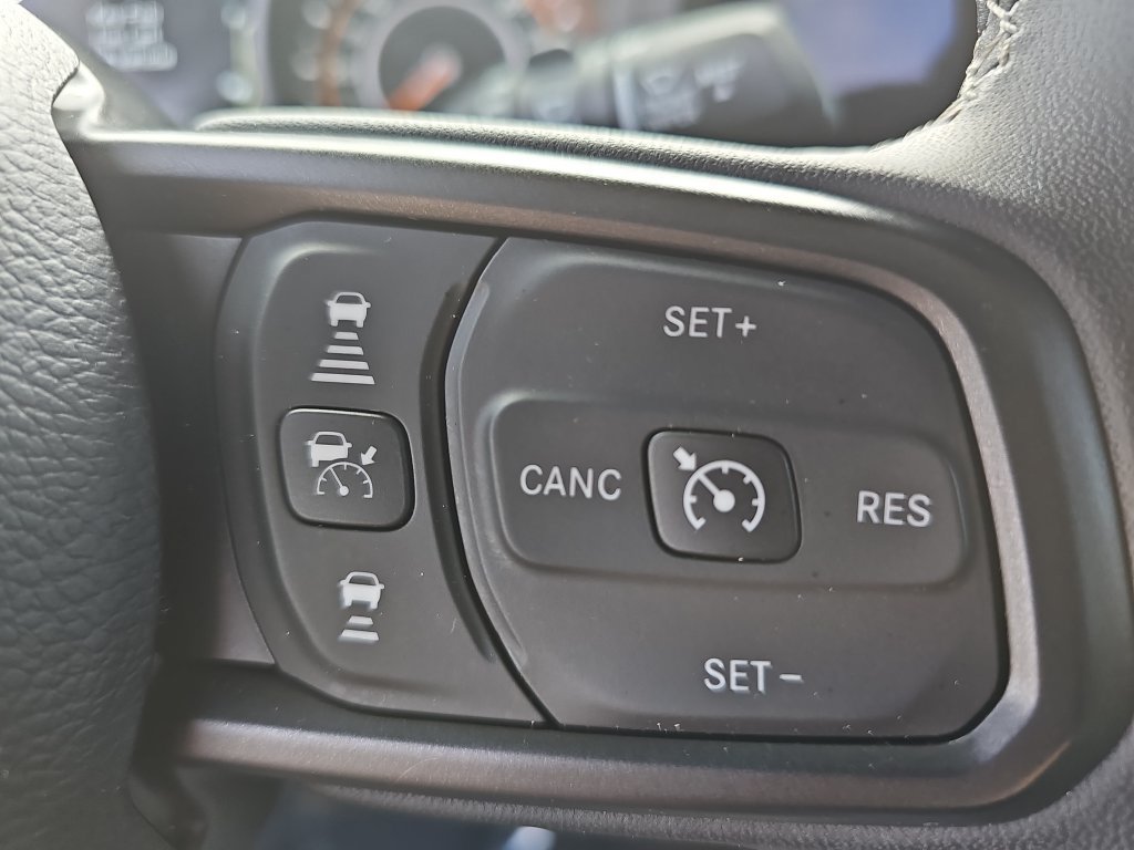 Used 2025 Jeep Wrangler Unlimited Rubicon AWD/4WD image 17