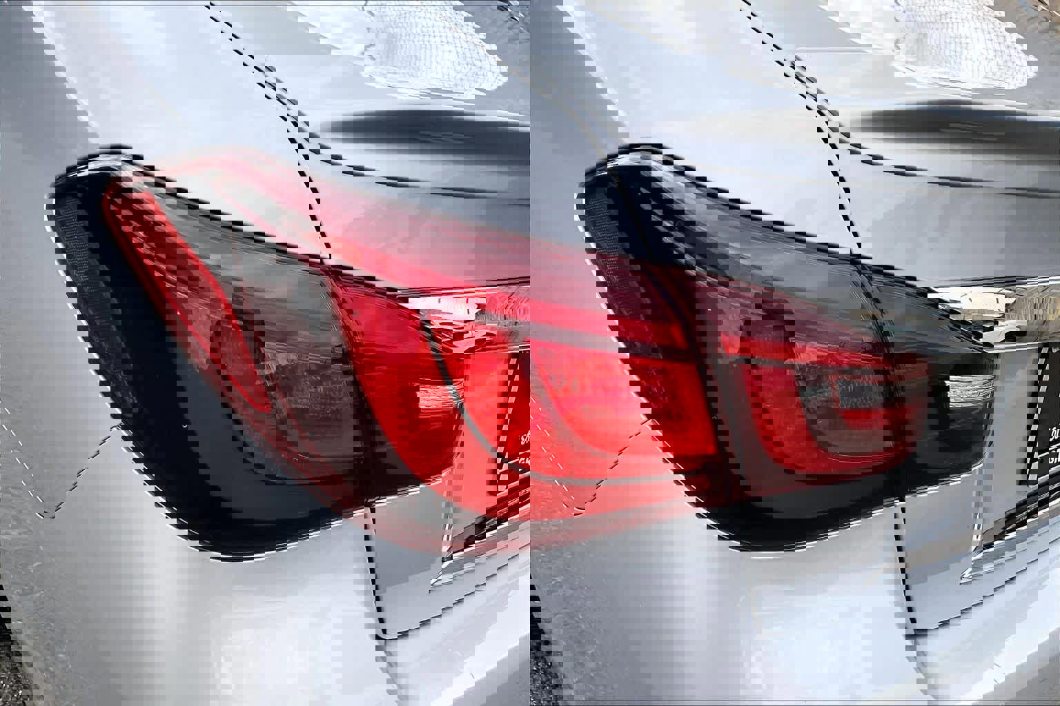 Used 2018 INFINITI Q70 L 3.7 image 29