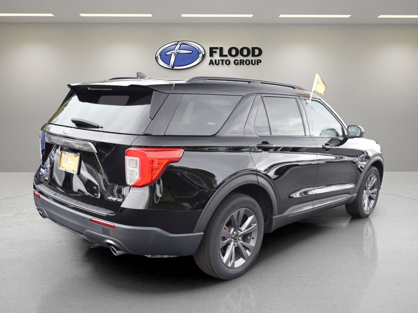 Certified 2022 Ford Explorer XLT w/ Equipment Group 202A AWD/4WD image 4