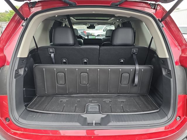 Used 2025 Honda Pilot Touring image 13