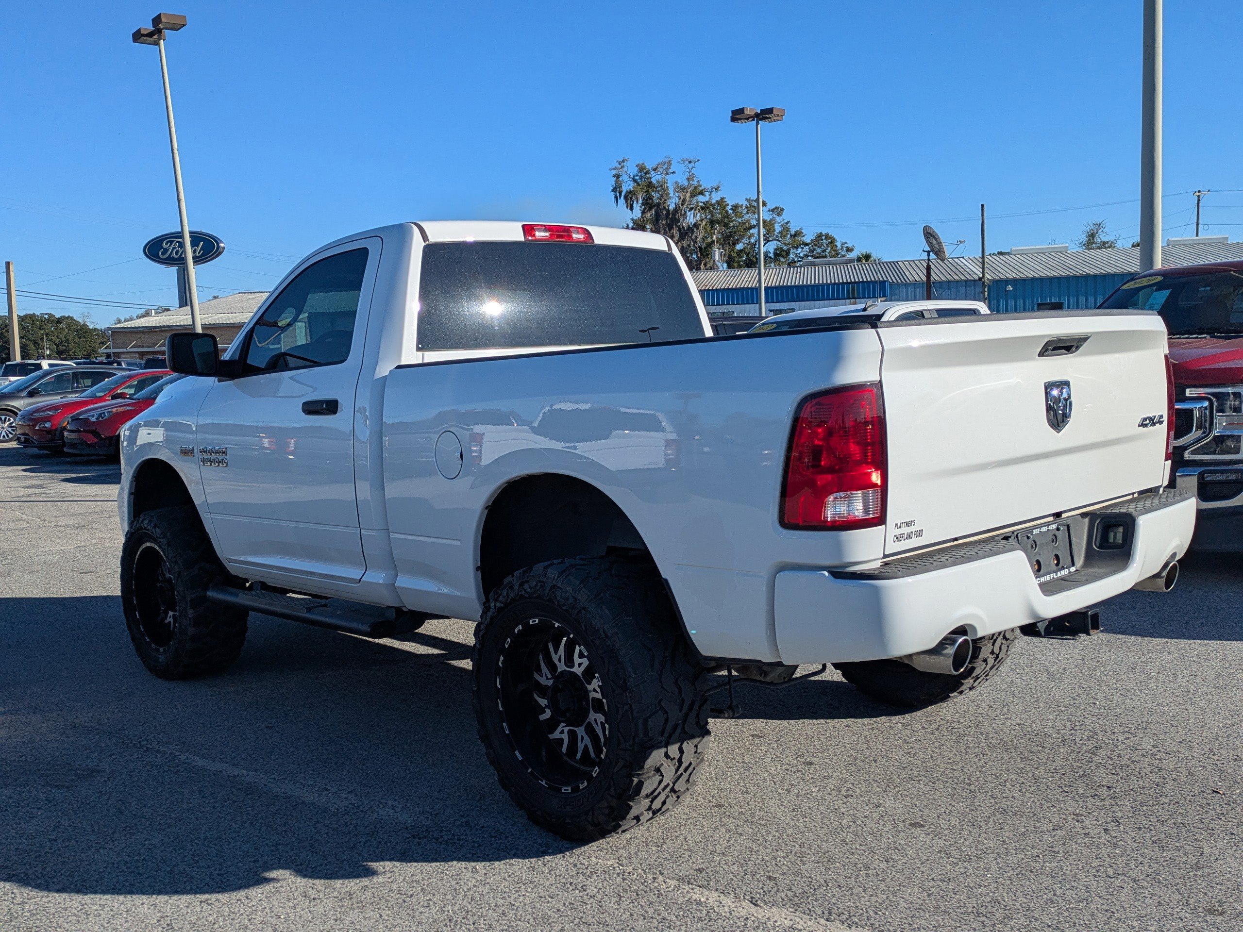 Used 2018 RAM 1500 Express image 3