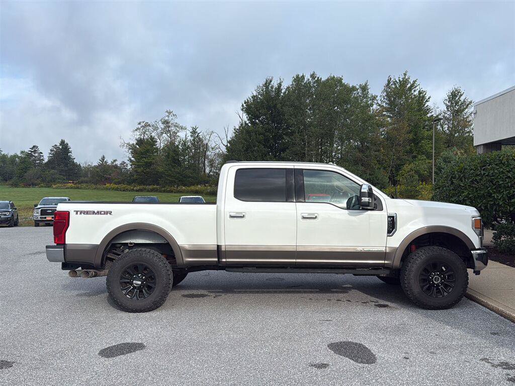 Certified 2022 Ford F250 Lariat w/ Tremor Off-Road Package AWD/4WD image 4