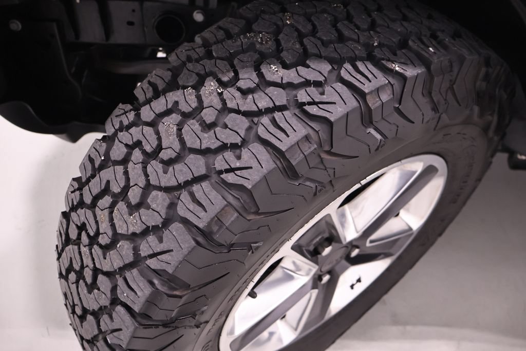 Used 2019 Jeep Wrangler Unlimited Sahara w/ Uconnect 4C Nav & Sound Group AWD/4WD image 34