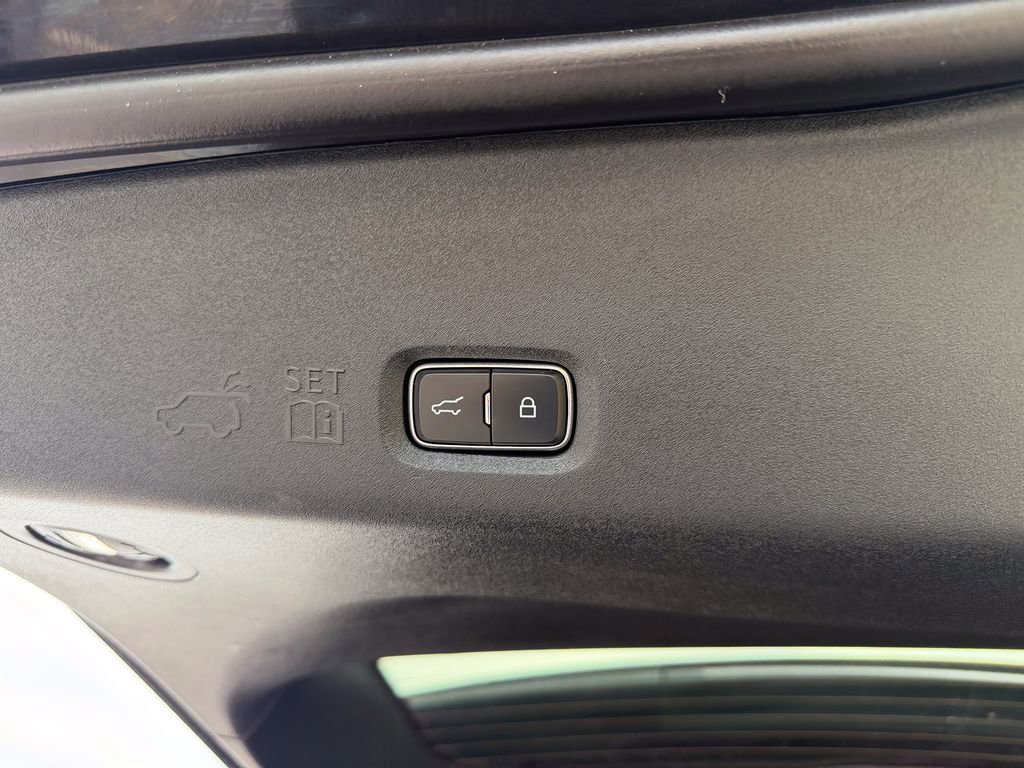 Certified 2025 Ford Expedition Active image 17