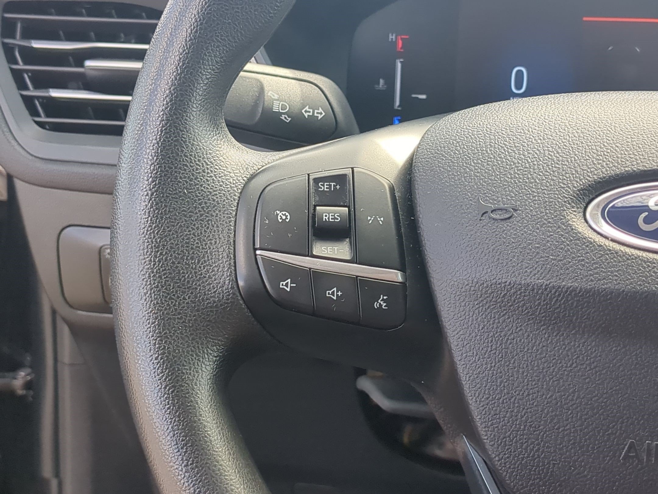 Certified 2025 Ford Escape Active AWD/4WD image 20