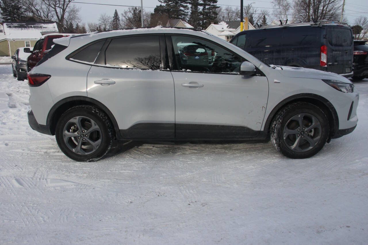 Certified 2025 Ford Escape ST-Line Select image 3