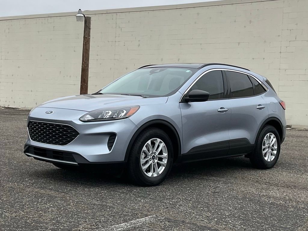 Certified 2022 Ford Escape SE image 2