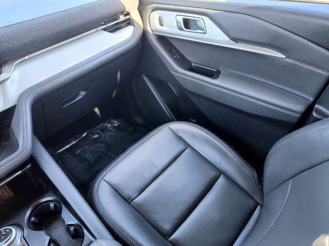 Certified 2025 Ford Explorer Active w/ Active Comfort Package AWD/4WD image 15
