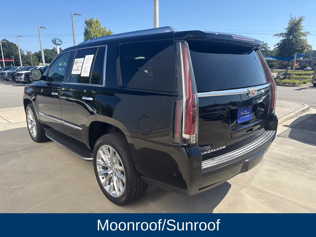 Used 2020 Cadillac Escalade Luxury AWD/4WD image 4