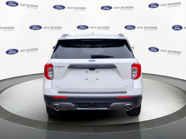 Certified 2023 Ford Explorer XLT w/ Equipment Group 202A AWD/4WD image 4