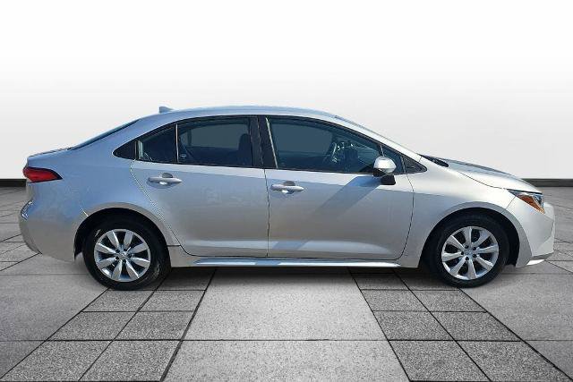 Used 2023 Toyota Corolla LE FWD image 4