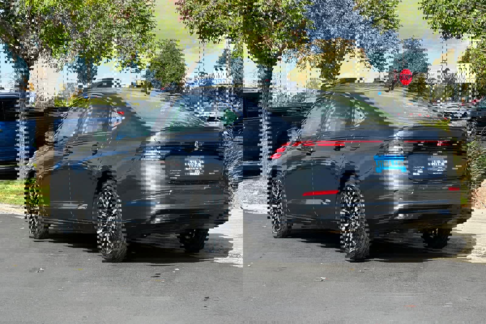 Used 2023 Honda Accord Touring image 3