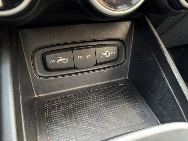 Used 2022 Hyundai Venue SEL image 20